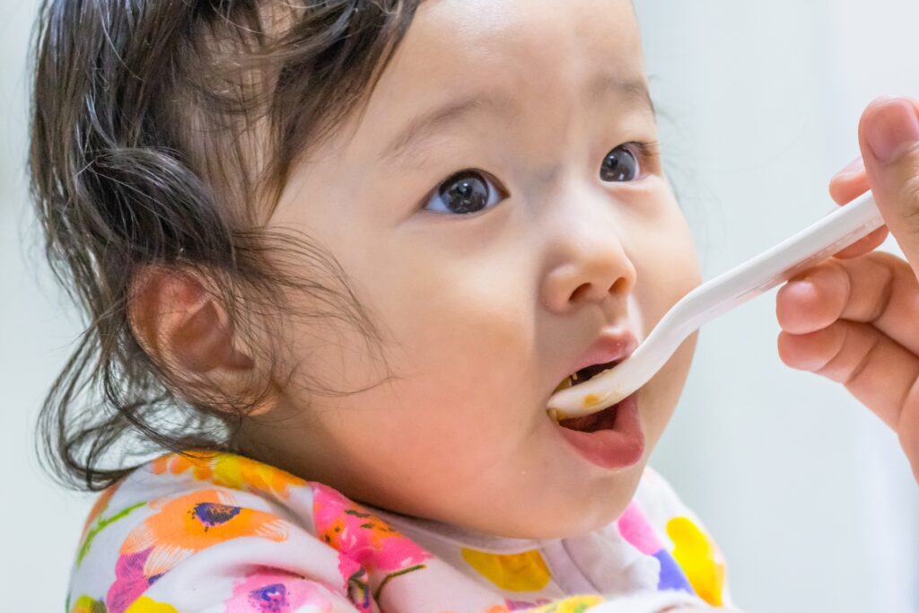 離乳食を始める時期の目安